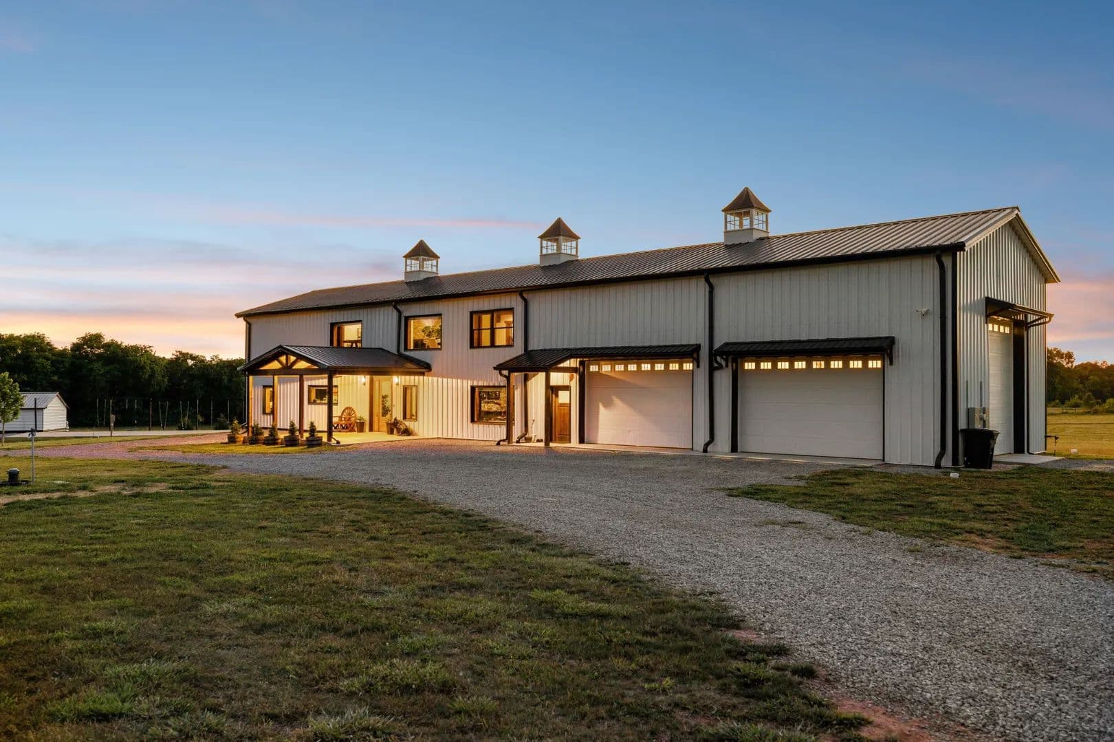 34-Acre Luxury Estate & Custom Barndominium in Madisonville, Tennessee for Sale - Madisonville, Tennessee, 37354