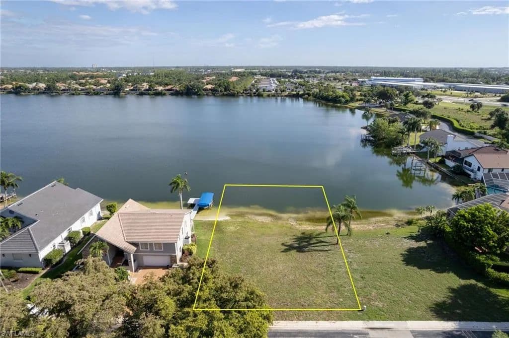 Property from 5090 Harborage DR - KW - Fort Myers, Florida, 33908