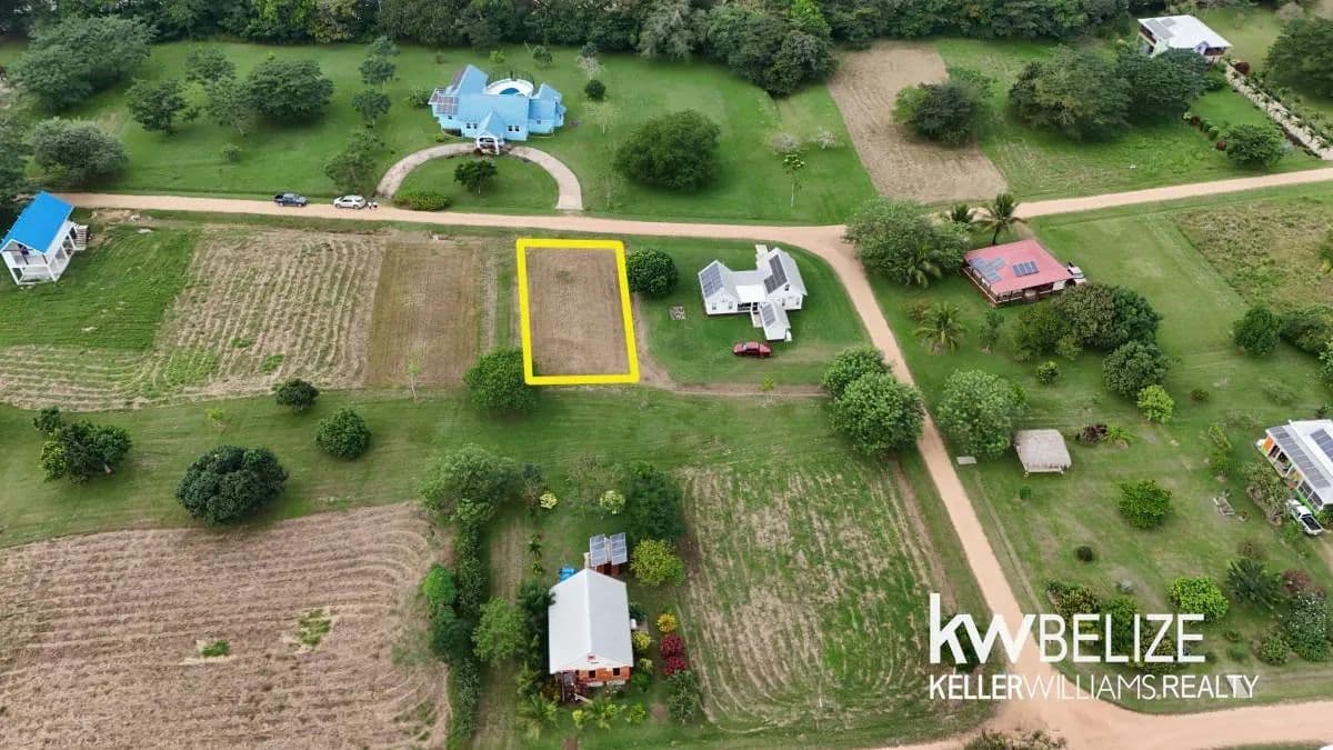Spacious Lot Near the Belize River in Carmelita Garden Lots - land for sale