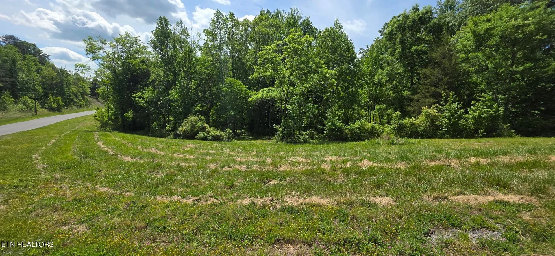 2.49 Acres of Land for Sale in Dandridge, Tennessee - Dandridge, Tennessee, 37725