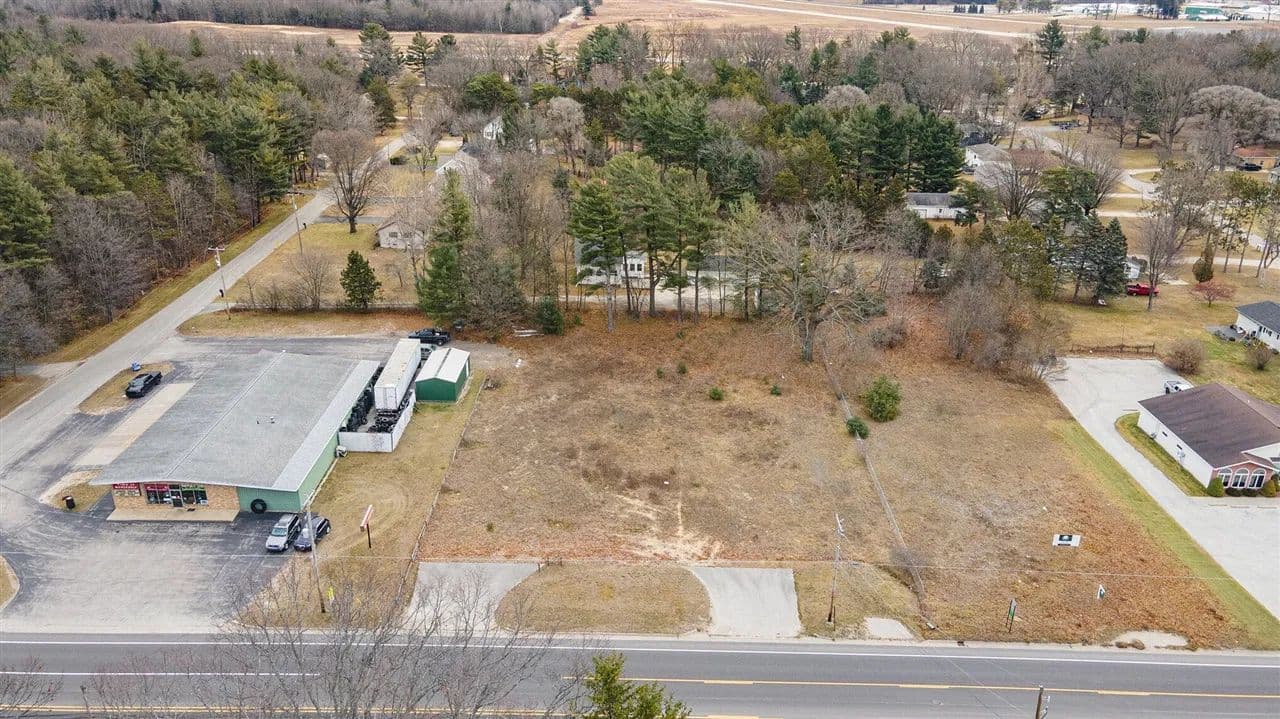 0.95 Acres of Land for Sale in Ludington, Michigan - Ludington, Michigan, 49431