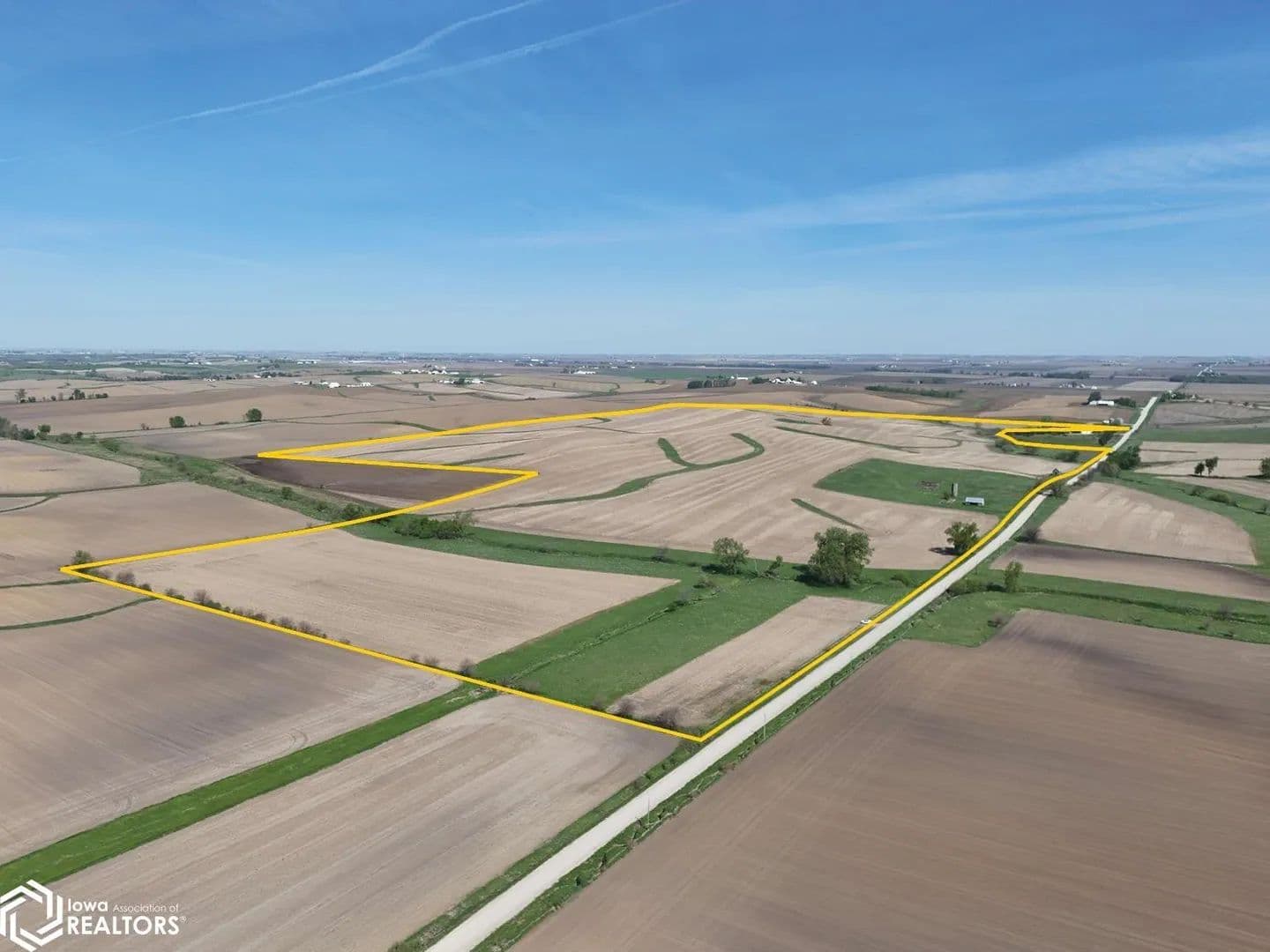 215.34 Acres of Land for Sale in Marengo, Iowa - Marengo, Iowa, 52301