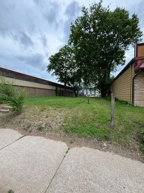 0.2 Acres of Land for Sale in La Crosse, Wisconsin - La Crosse, Wisconsin, 54601