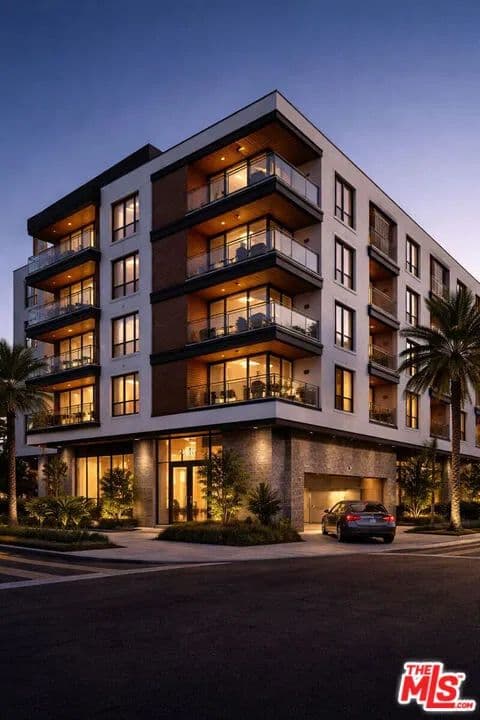 Property from 5432 Virginia Ave - KW - Los Angeles, California, 90029
