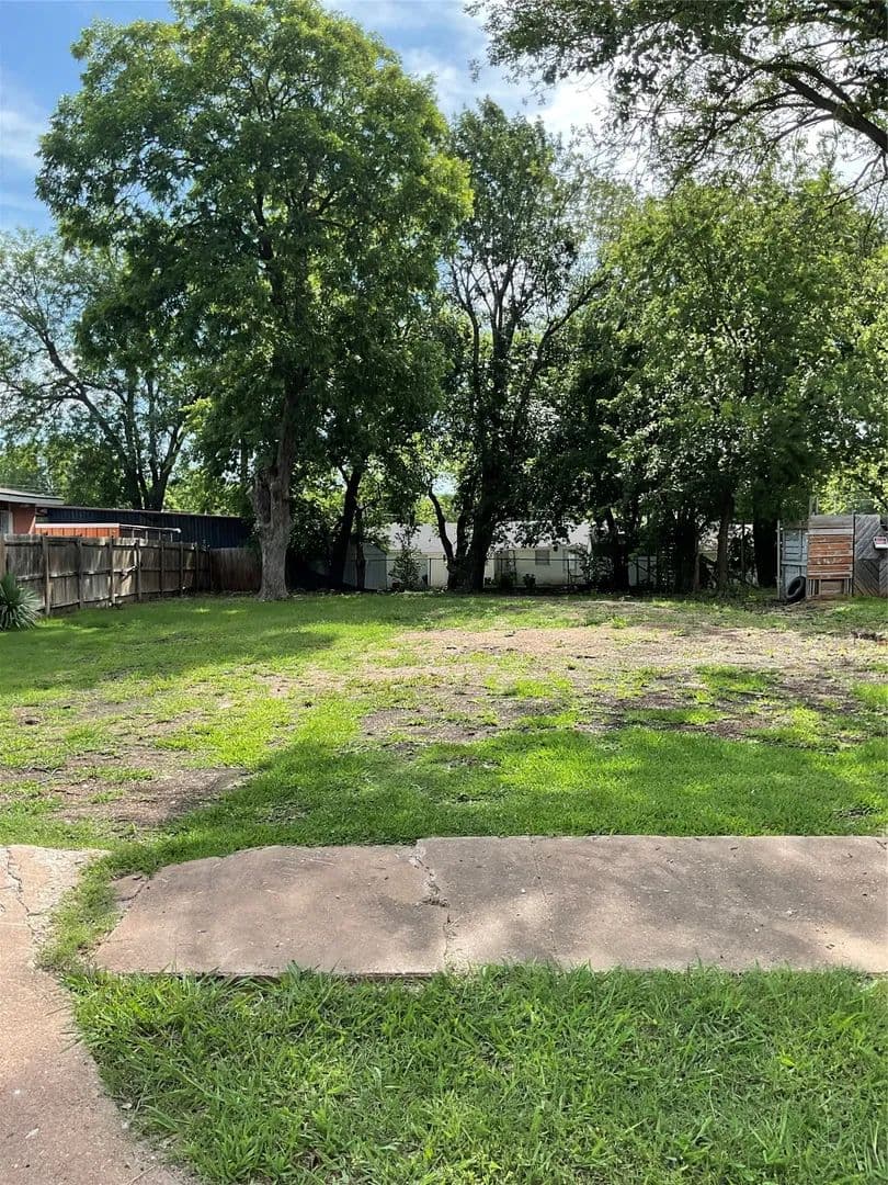 Property from 605 S Colbert Avenue - KW - Sherman, Texas, 75090