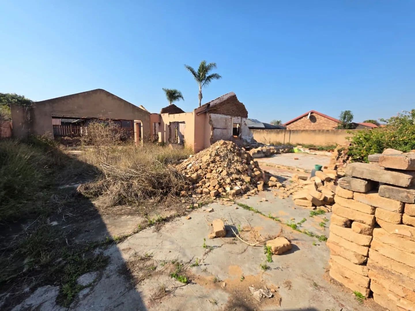 500 Acres of Land for Sale in Akasia, Gauteng - land for sale
