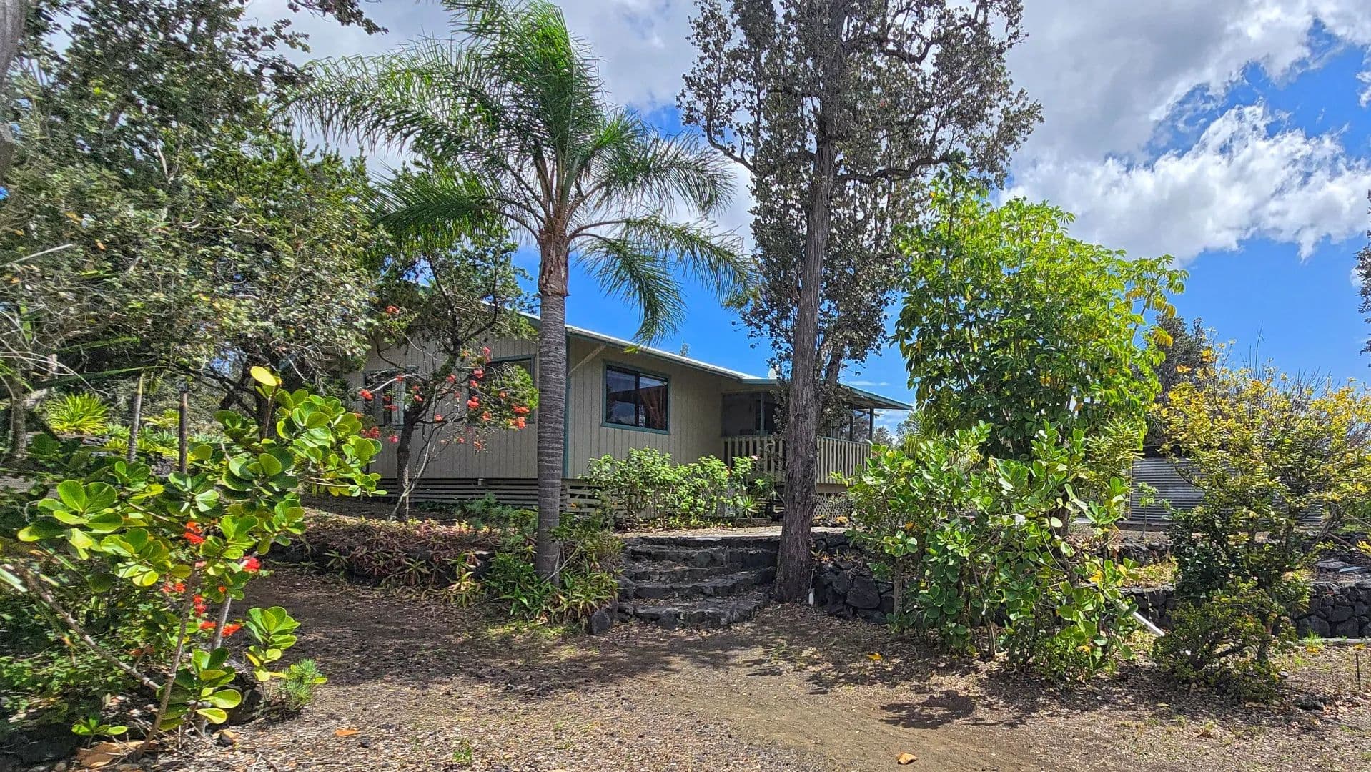 Beautiful 1-Acre Home in Hawaiian Ocean View Estates for Sale - Hawaiian Ocean View, Hawaii, 96737