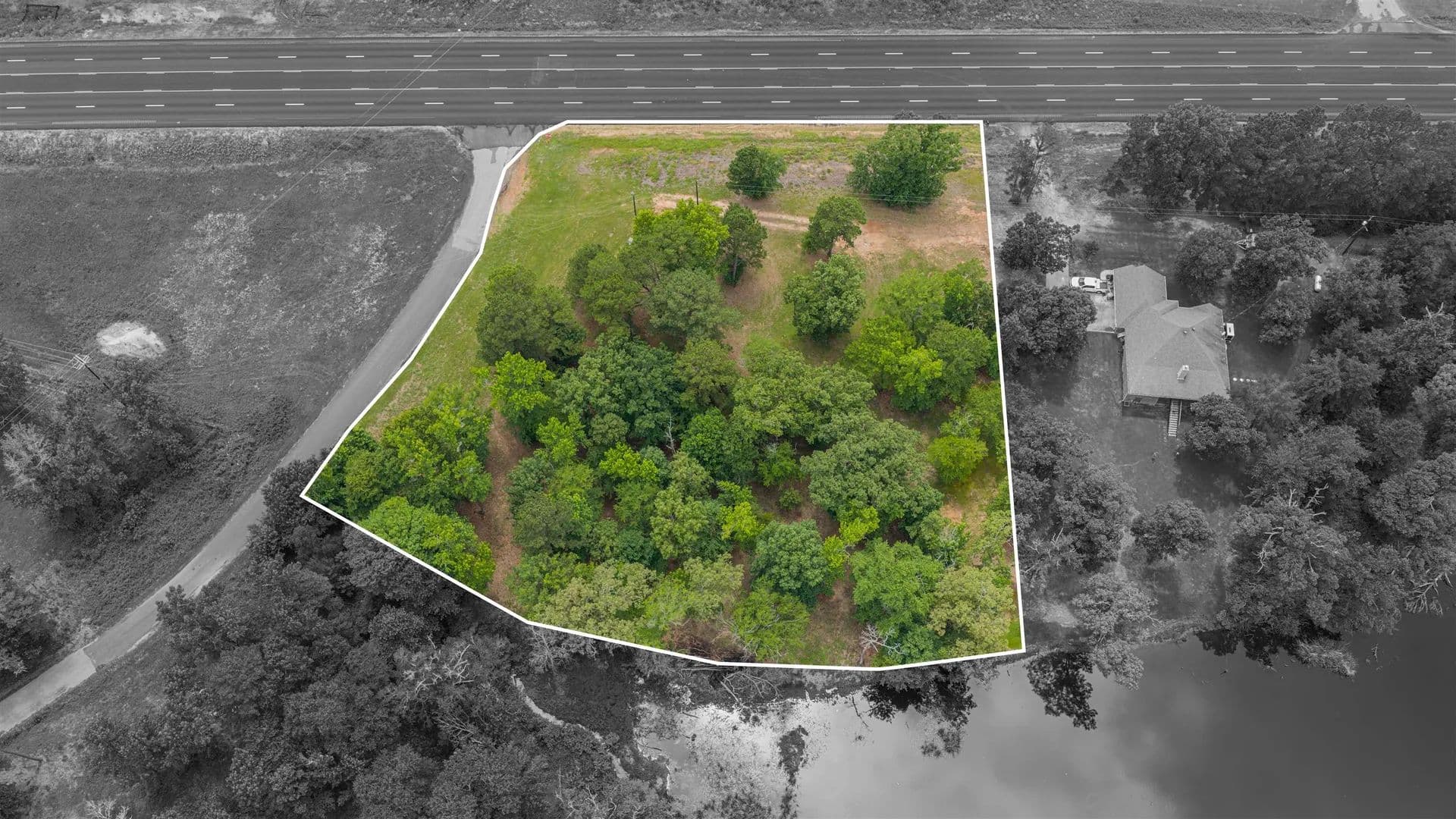 1.47 Acres of Land for Sale in Gilmer, Texas - Gilmer, Texas, 75645