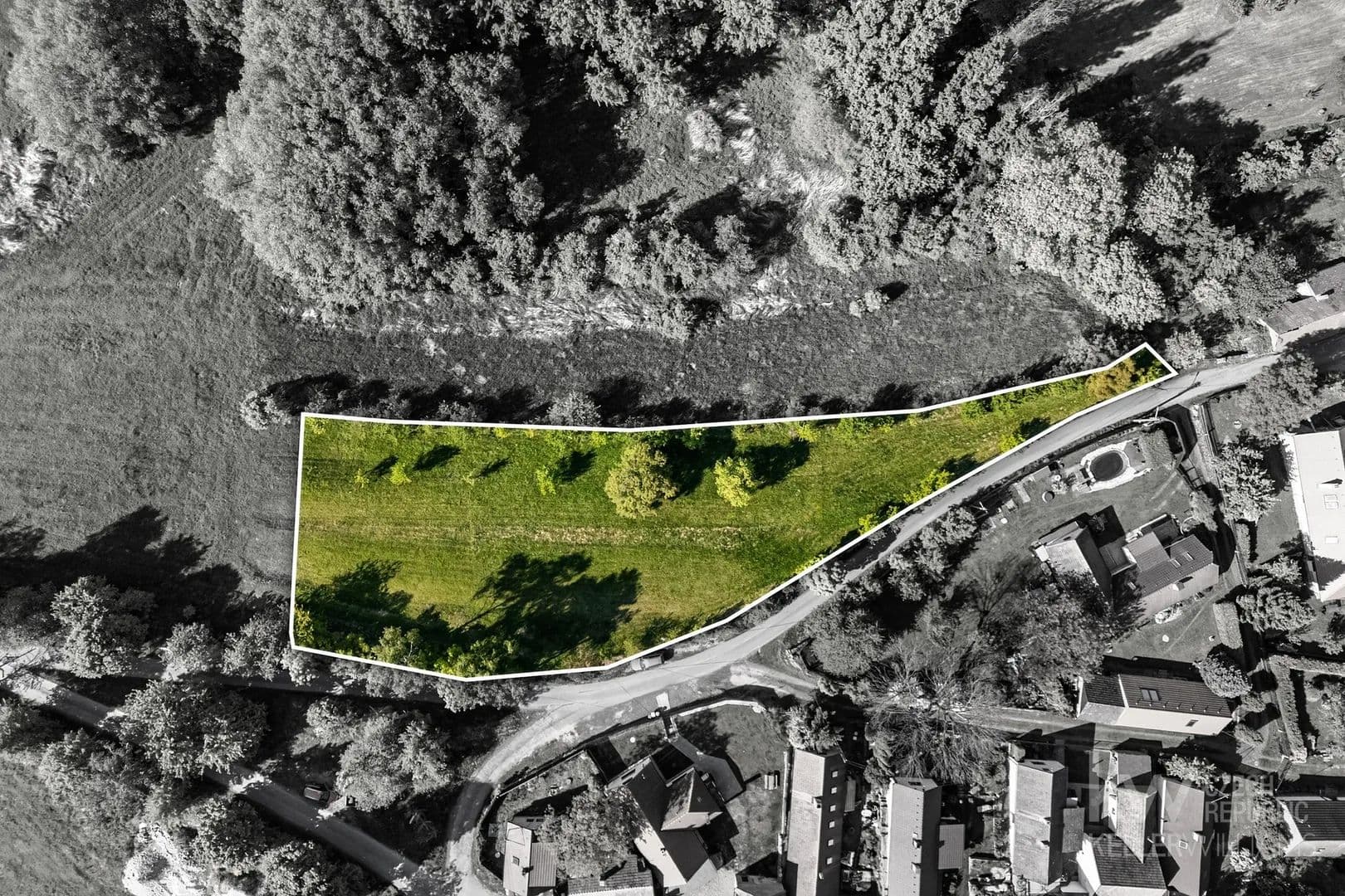 2805 Acres of Land for Sale in Kozárovice - land for sale
