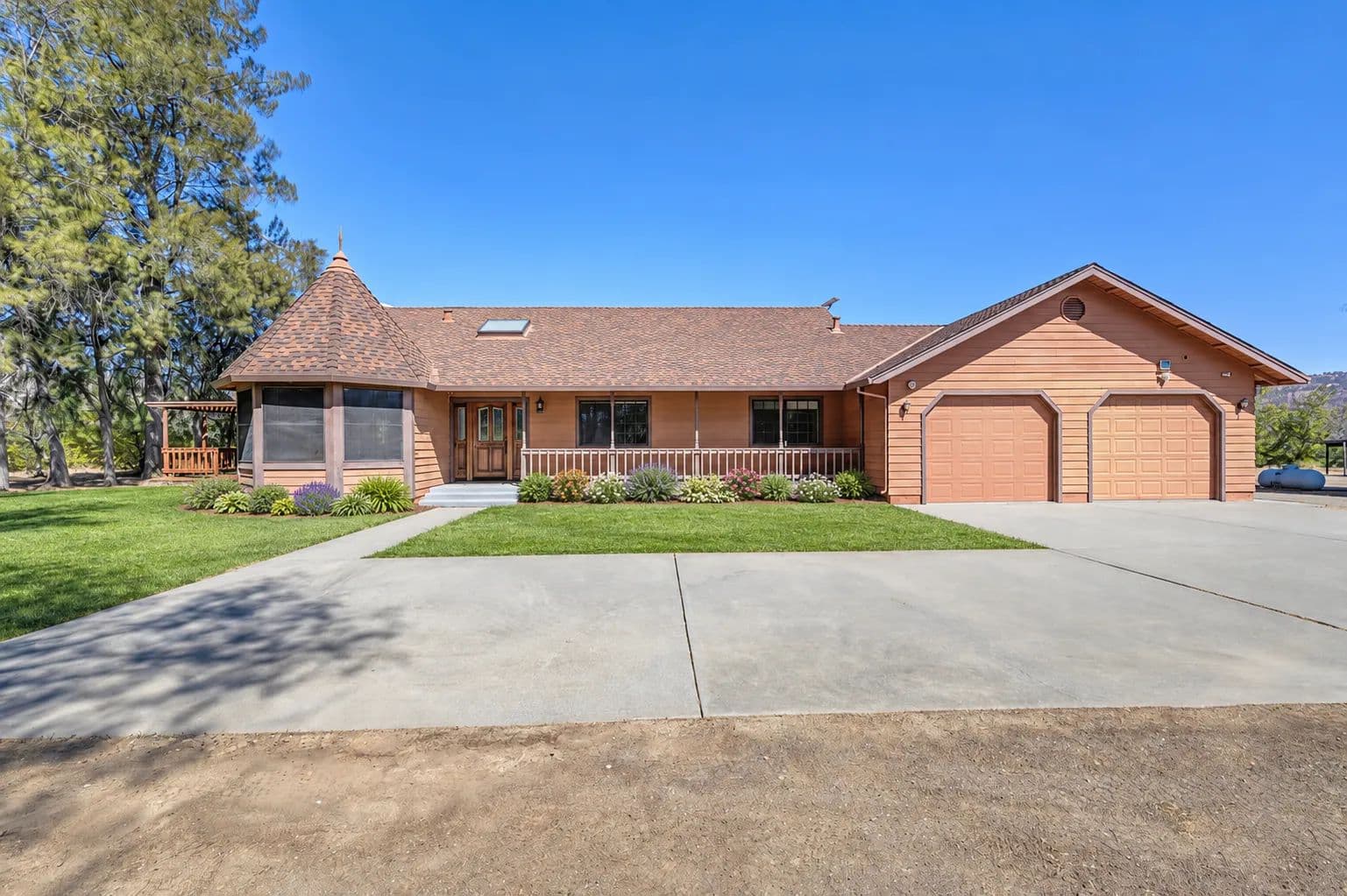 25-Acre Country Home in Guinda, CA for Sale - land for sale