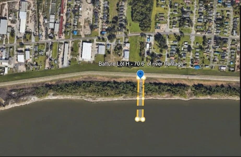 Property from BATTURE LOT H - 70.6' OF RIVER FRONTAGE - KW - Kenner, Louisiana, 70062