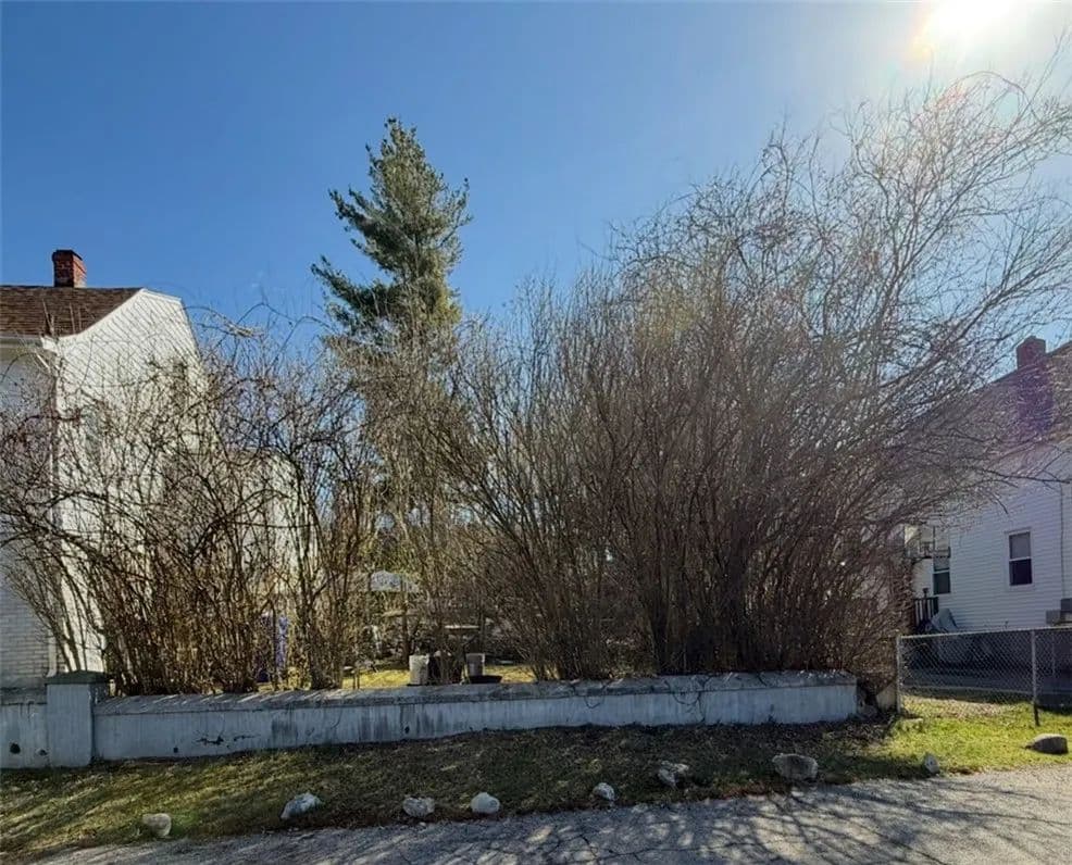 0.06 Acres of Land for Sale in Providence, Rhode Island - Providence, Rhode Island, 02909