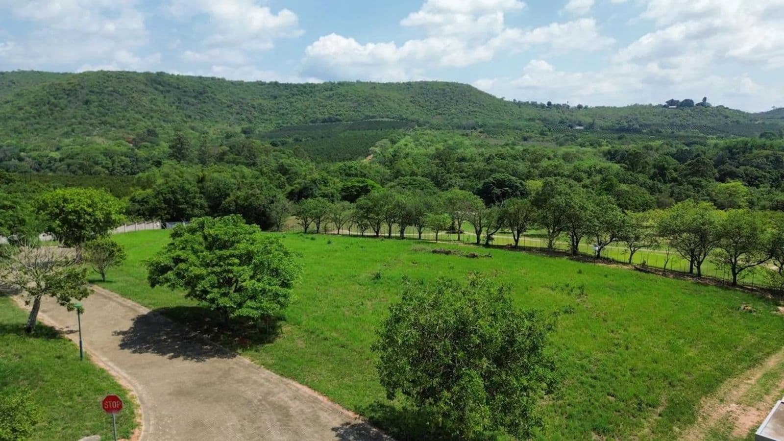 1053 Acres of Land for Sale in Hazyview, Mpumalanga - land for sale