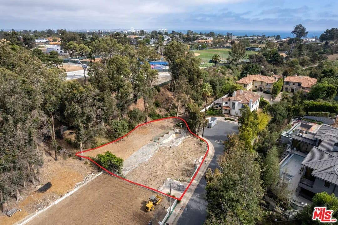 0.25 Acres of Land for Sale in Pacific Palisades, California - Pacific Palisades, California, 90272