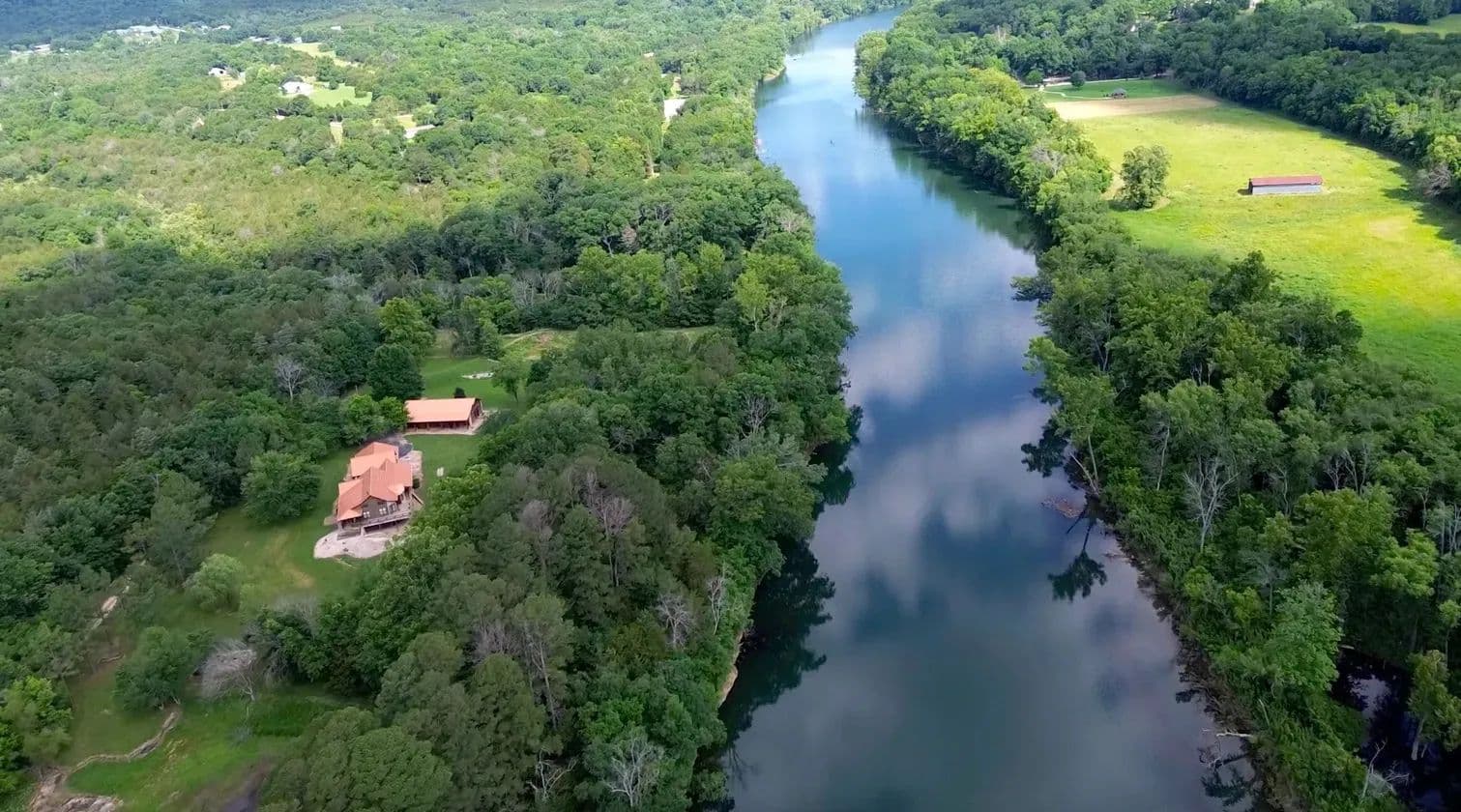 Riverfront Retreat in Eureka Springs, Arkansas for Sale - Luxury Estate on the White River - Eureka Springs, Arkansas, 72631