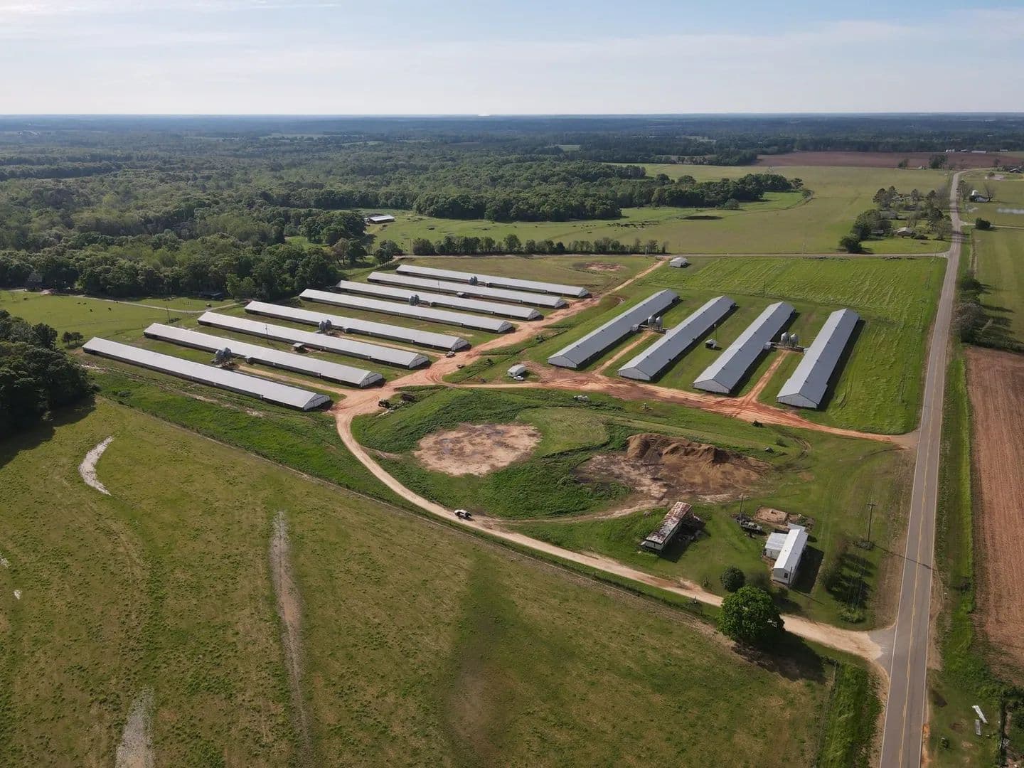 Crossroads Broiler Farm – 12 House Farm in Henry County, Alabama - Headland, Alabama, 36345