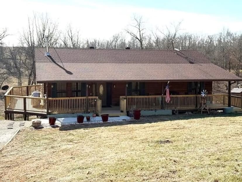 5 Bedroom 3 Bath, High Tunnel, Outbuilding, Pool, Tiny Houses. Wright County