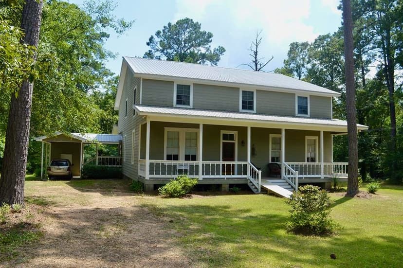 Large Country Home in North Pike School District