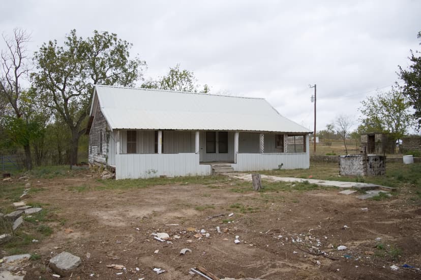 Riverfront Cattle Ranch in Central Texas