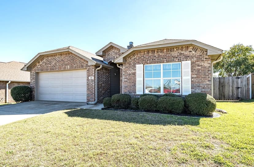 Custom 3/2/2 Near School & Hospital on West Side, Jacksonville, Tx