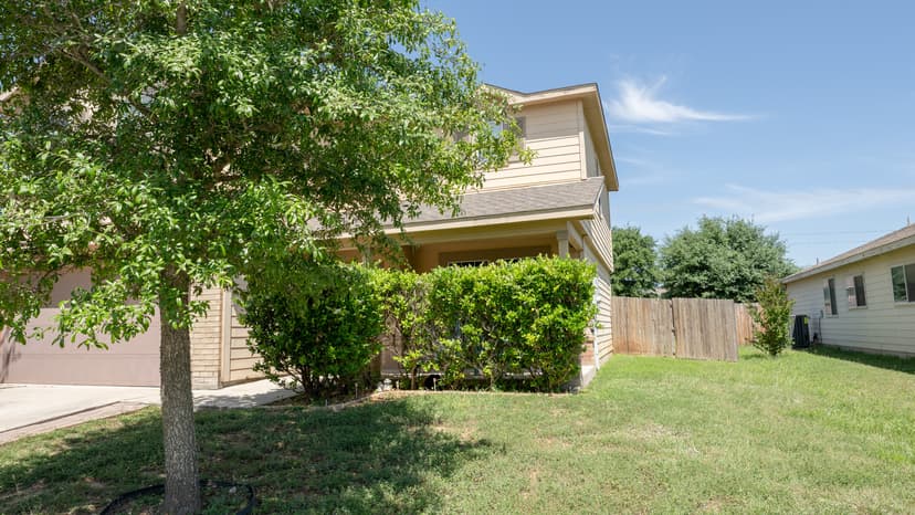 3 Bed/2.5 Bath House in Selma