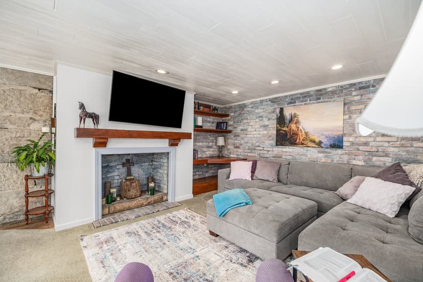 2496 State Route 30, Hookstown, PA 15050