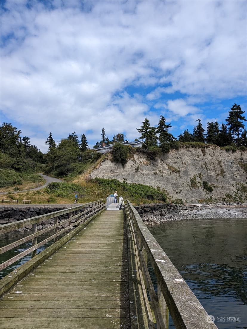 21570 Jefferson Beach Road Ne #100