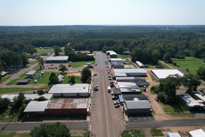 Commercial Building in New Hebron in Lawrence County, MS