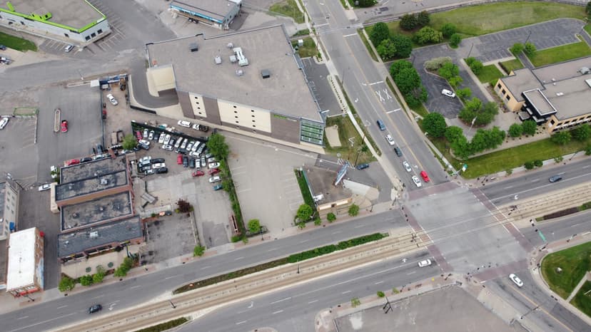 2119 University Avenue W