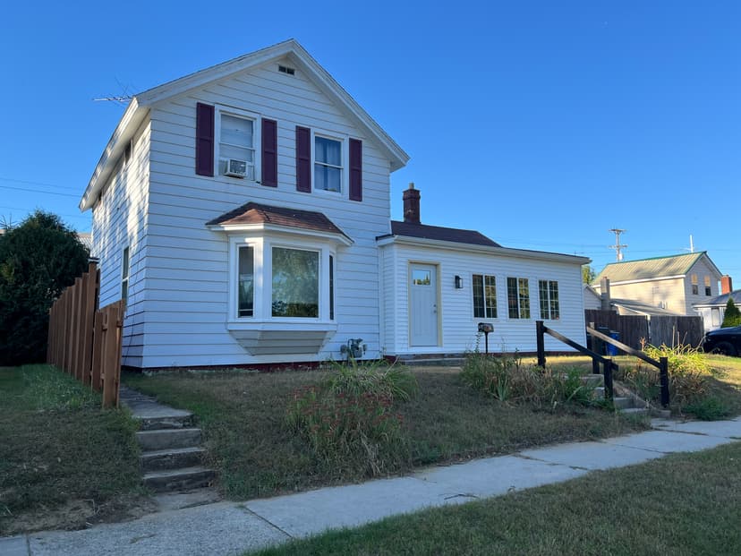 4 Bedroom Starter Home in Portage, WI
