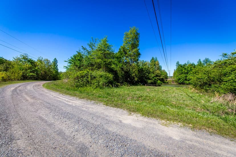 Great building sites w/ utilties and fiber