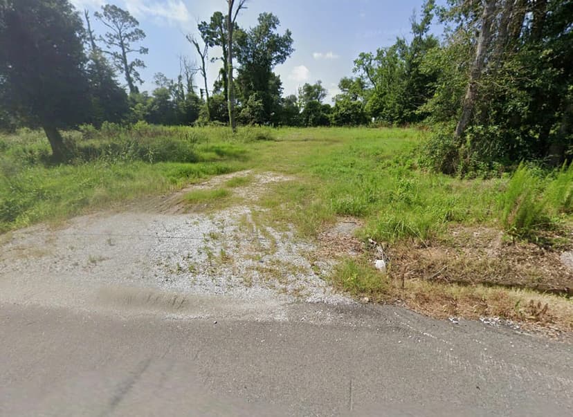 TBD L Benoit Rd, Calcasieu Parish, .84 Acres≠