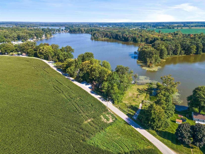 9094 N Steinbarger Lake Road