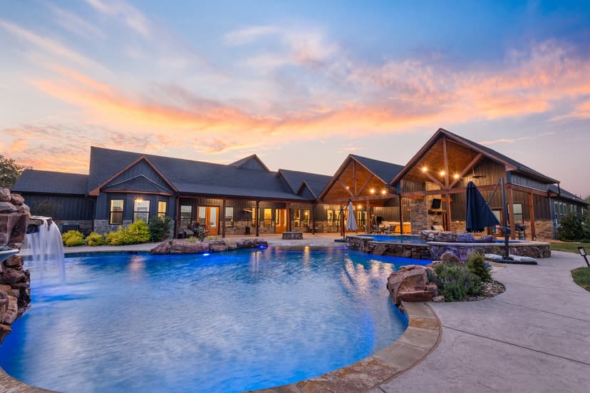 Texas Luxury Home and Ranch and Land Auction