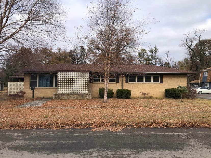 Large 3 Bedroom Home For Sale in Malden, MO