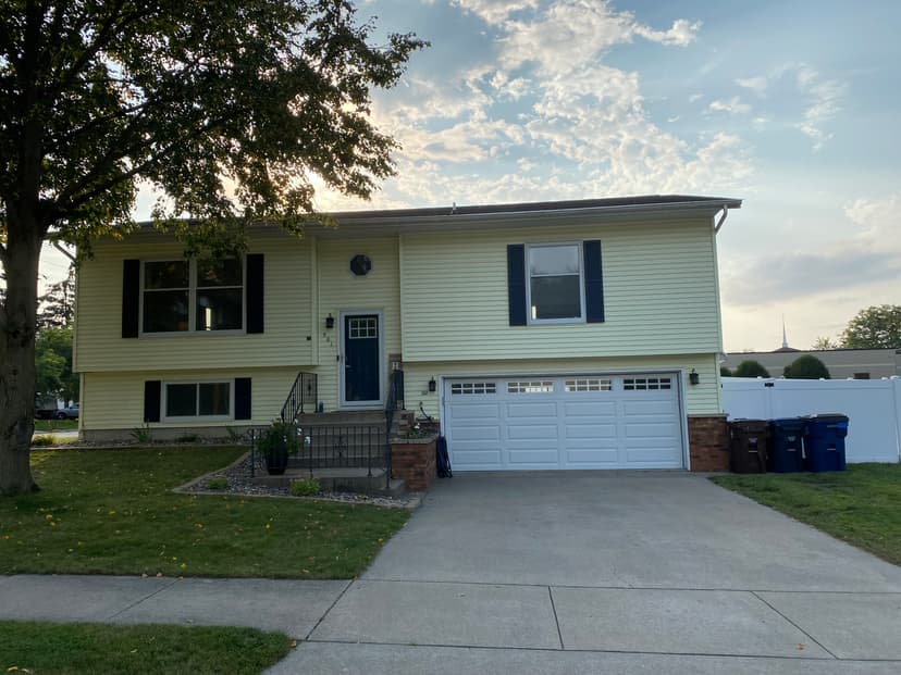 3 Bedroom, 3 Bath in the Heart of Onalaska!